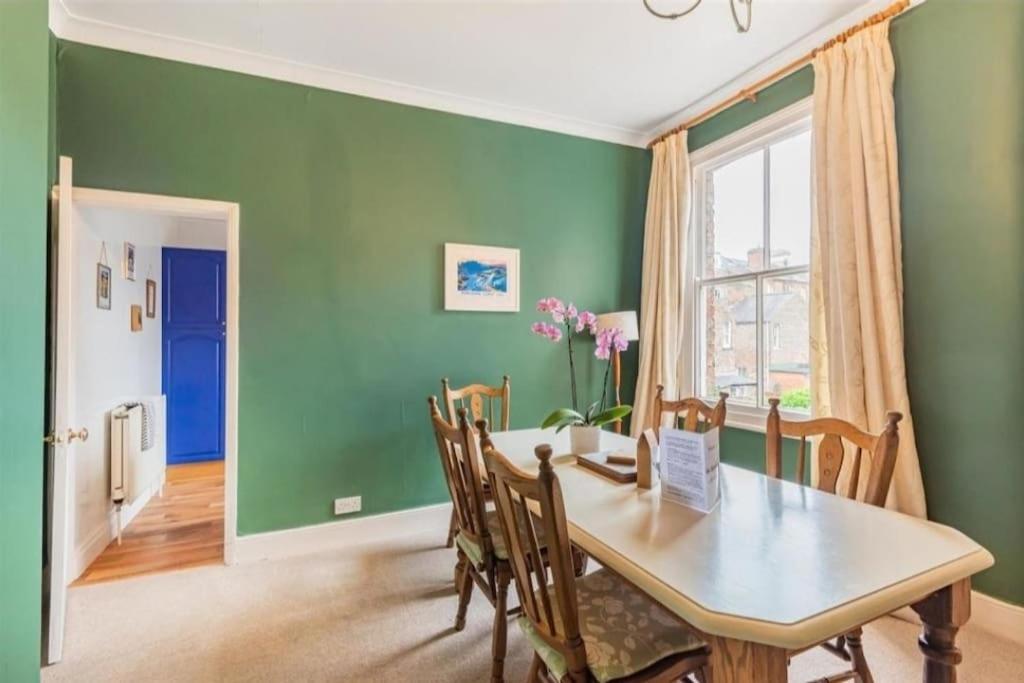 Lovely Spacious Home, 8Mins Walk To York Minster Exterior photo