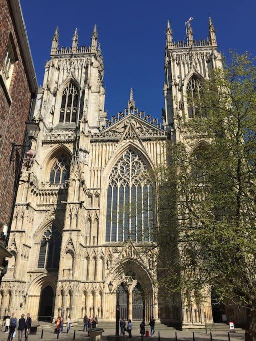 Lovely Spacious Home, 8Mins Walk To York Minster Exterior photo